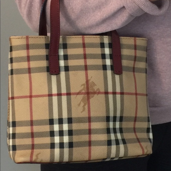 Classic Burberry Haymarket Check Tote - Picture 8 of 13